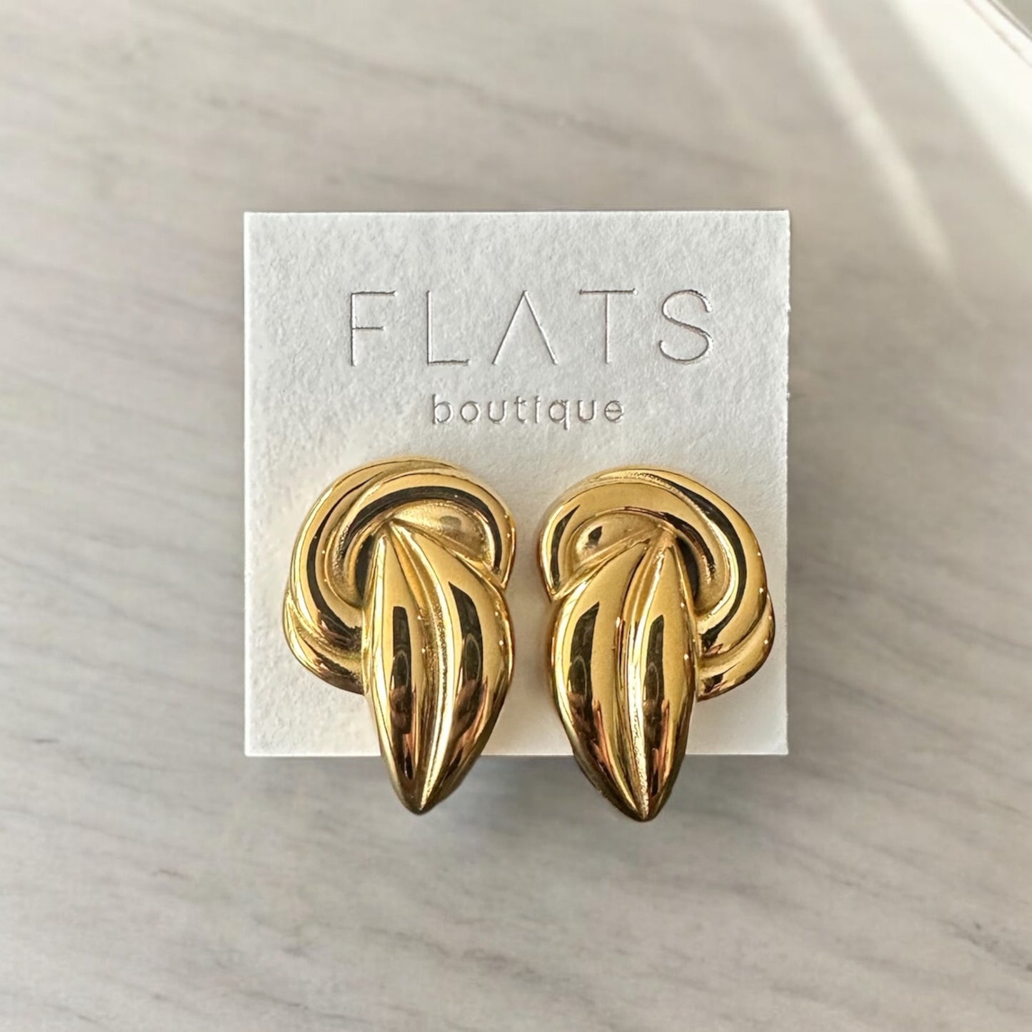 Aretes Golden Knot