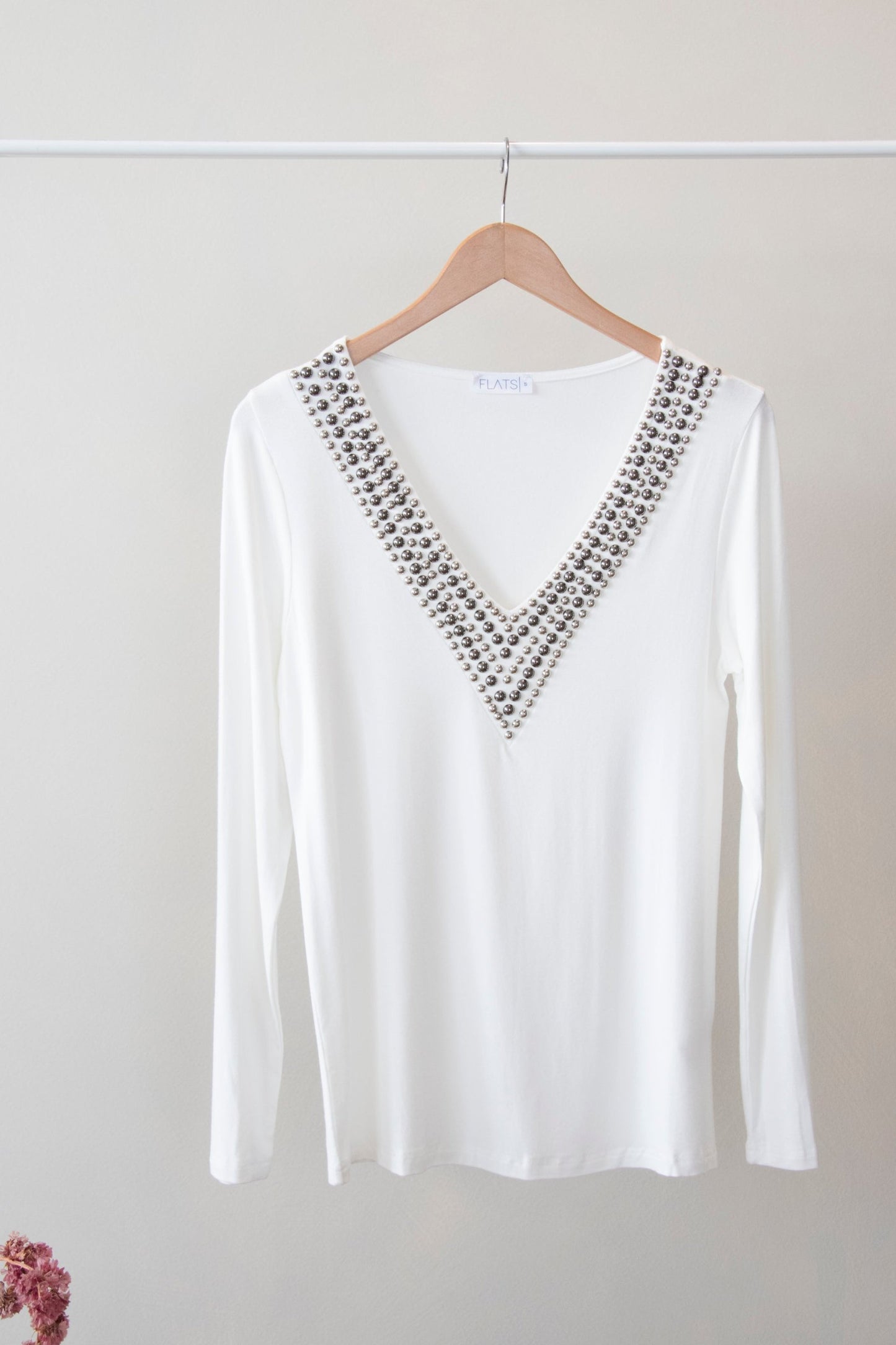 Playera  V Neck Blanca