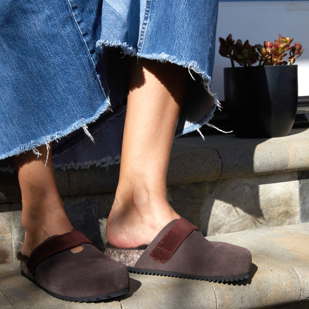 The Puente Clog – Espresso | Supportive Cushioned Clog | Rich Dark Neutral